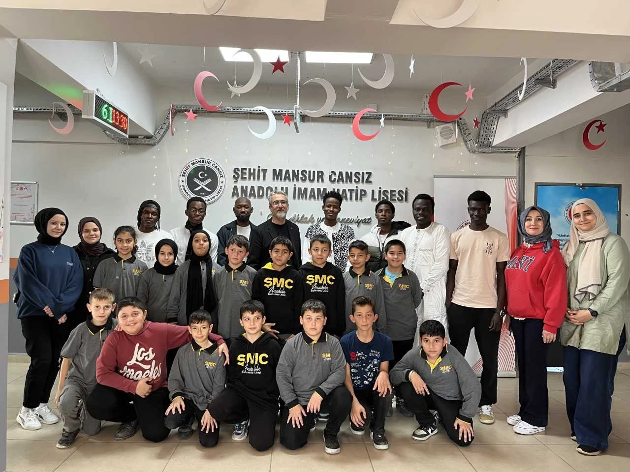 Sakarya'da düzenlenen Yeryüzü Akademisi programında Afrikalı öğrenciler, farklı coğrafyaların kültürlerini