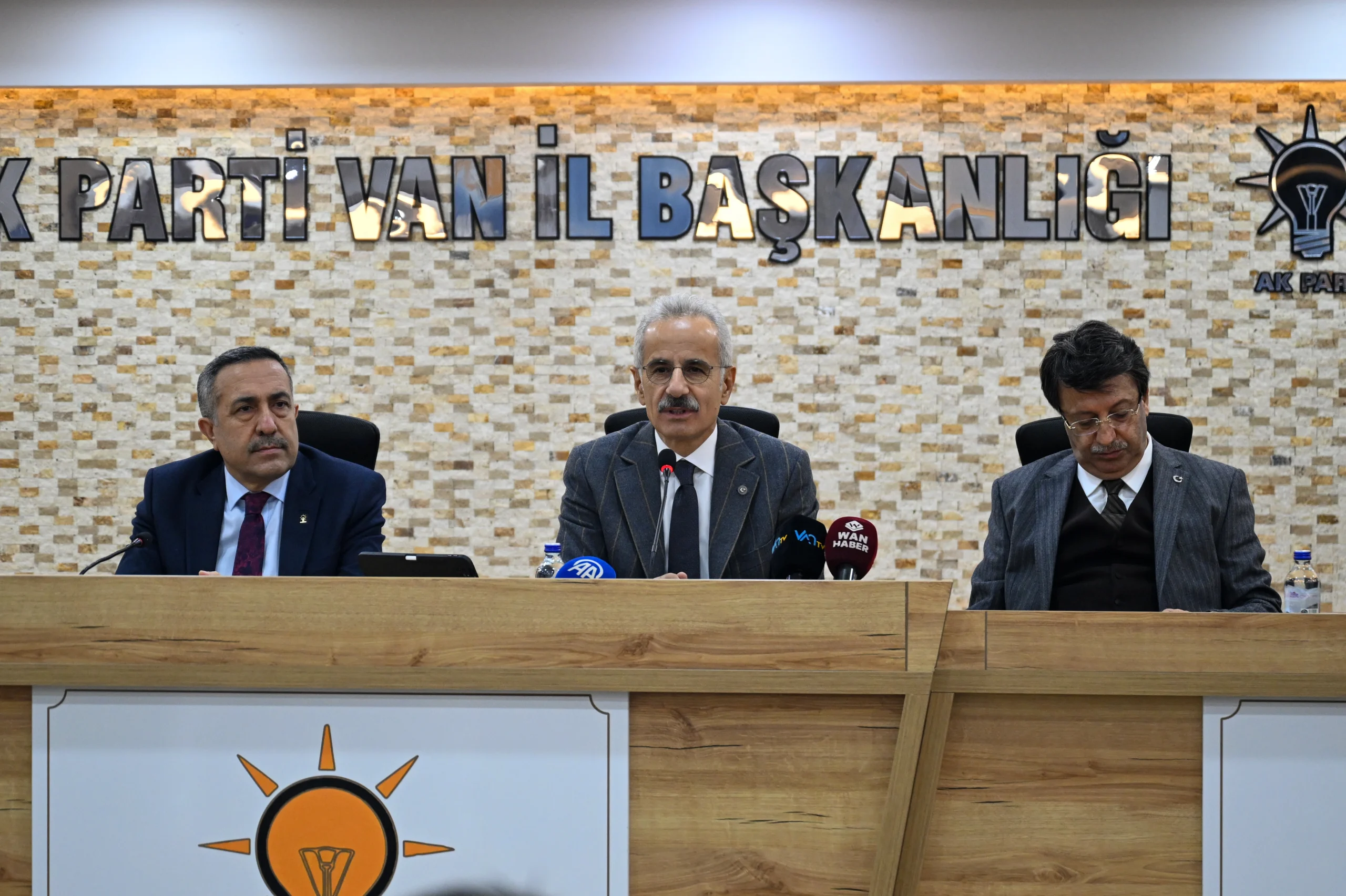 Ulaştırma ve Altyapı Bakanı Abdulkadir Uraloğlu, Van'da yaptığı açıklamada "Terörsüz