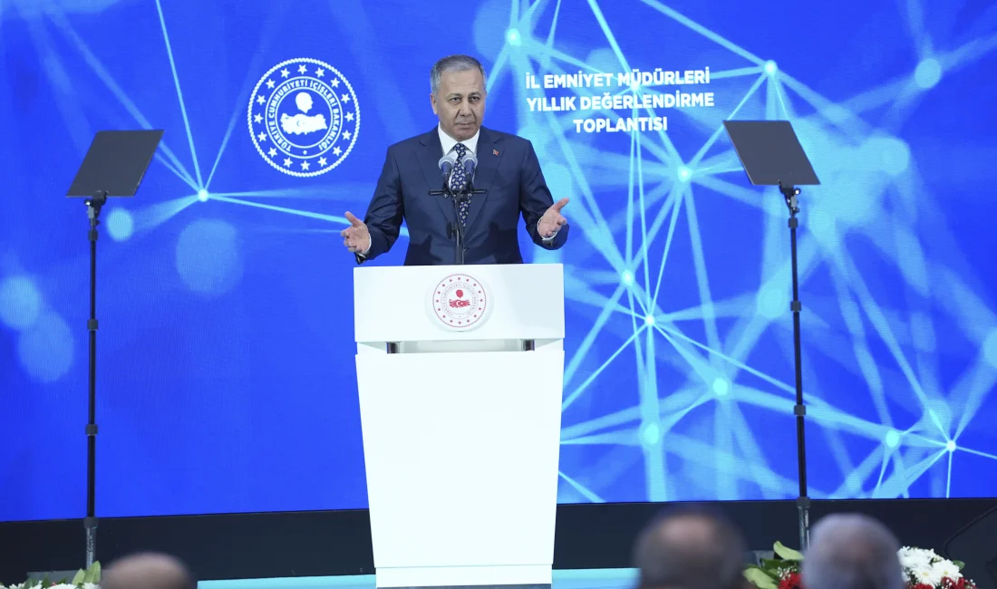 Bakan Yerlikaya: Terörsüz Türkiye, Huzurun ve Güvenliğin Teminatıdır İçişleri Bakanı Yerlikaya, terör ve organize suçlarla mücadelede 2025 yılı