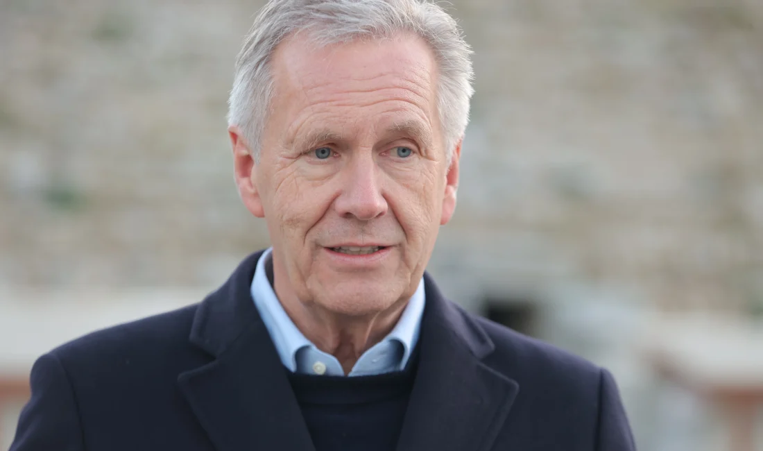 Eski Almanya Cumhurbaşkanı Wulff’tan İznik’e Övgü: “Arkeolojik Geleceği Parlak” Eski Almanya Cumhurbaşkanı Christian Wulff, İznik’teki tarihi yapıları gezdi. Wulff,