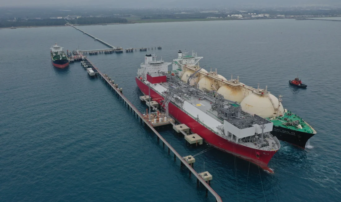 Ertuğrul Gazi FSRU, Gaz İletim Sistemine 9,3 Milyar Metreküp Katkı Yaptı Enerji Bakanı Alparslan Bayraktar, Türkiye’nin ilk milli FSRU gemisi Ertuğrul