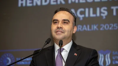 Bakan Kacır: Sanayi ve Teknoloji Kolejleriyle Nitelikli İş Gücü Yetiştirilecek Sanayi ve Teknoloji Bakanı Mehmet Fatih Kacır, OSB’lerde kurulacak sanayi