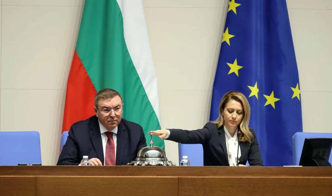 Bulgaristan’da Başbakan Rosen Jelyazkov liderliğindeki üçlü koalisyon hükümeti istifa etti.