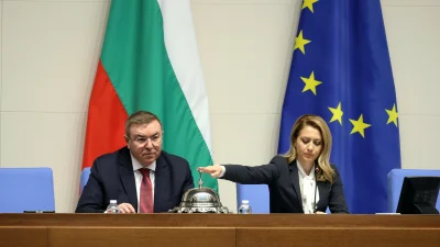 Bulgaristan’da Başbakan Rosen Jelyazkov liderliğindeki üçlü koalisyon hükümeti istifa etti.