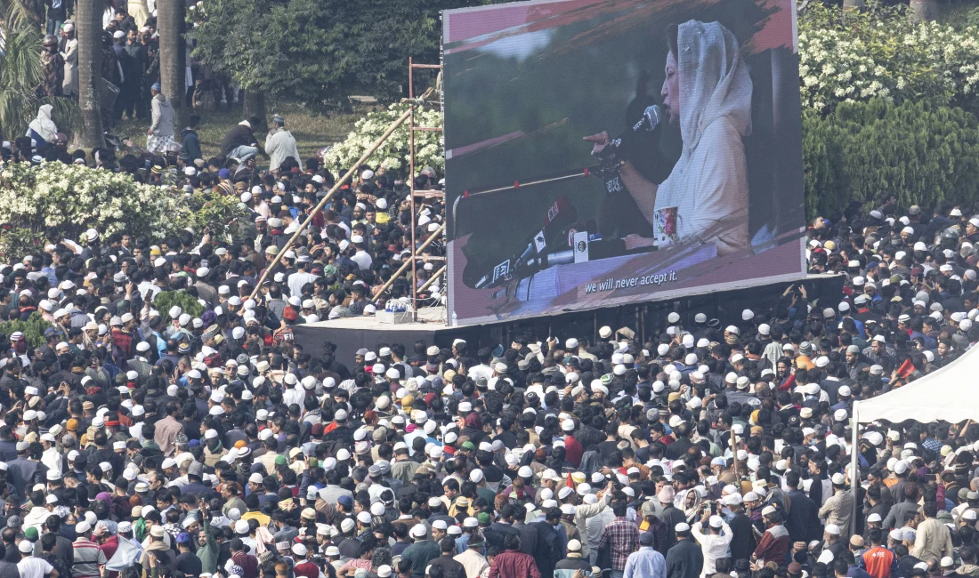Bangladeş'in ilk kadın başbakanı Halide Ziya için düzenlenen cenaze töreni,