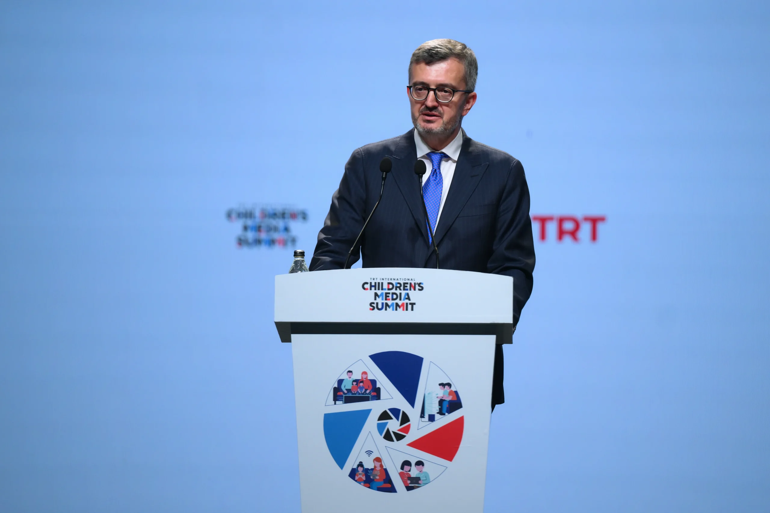 Cumhurbaşkanlığı İletişim Başkanı Duran, dijital tehditlere karşı çocukları korumak için