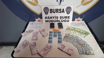 Bursa merkezli 4 ilde gerçekleştirilen operasyonda, kendilerini kamu görevlisi gibi