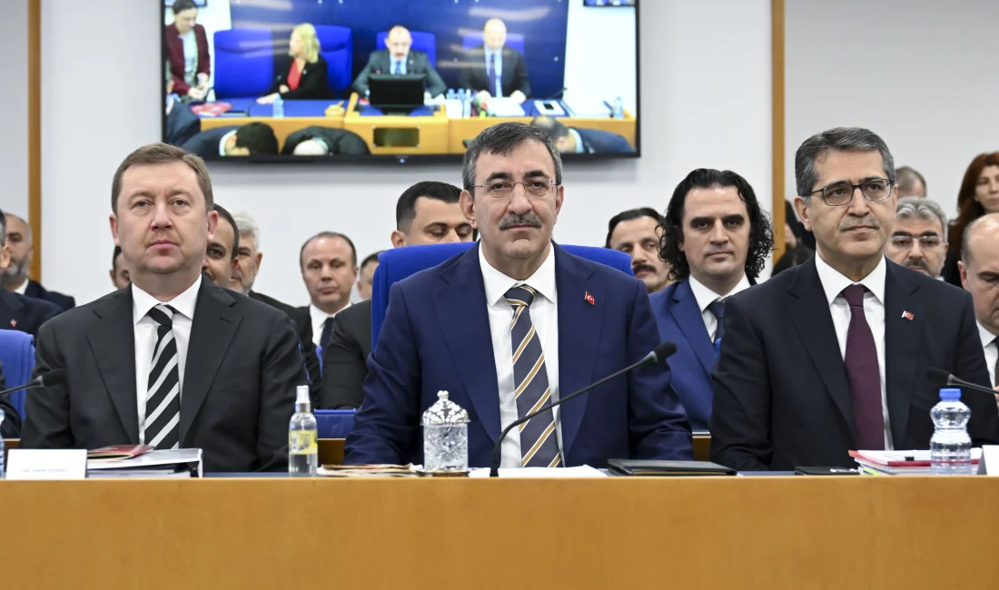 2026 Cumhurbaşkanlığı Bütçesi TBMM’de Sunuldu: Girişimcilik ve Savunma Vurgusu Cevdet Yılmaz, 2026 bütçesi sunumunda Türkiye'nin savunma, yatırım ve teknoloji