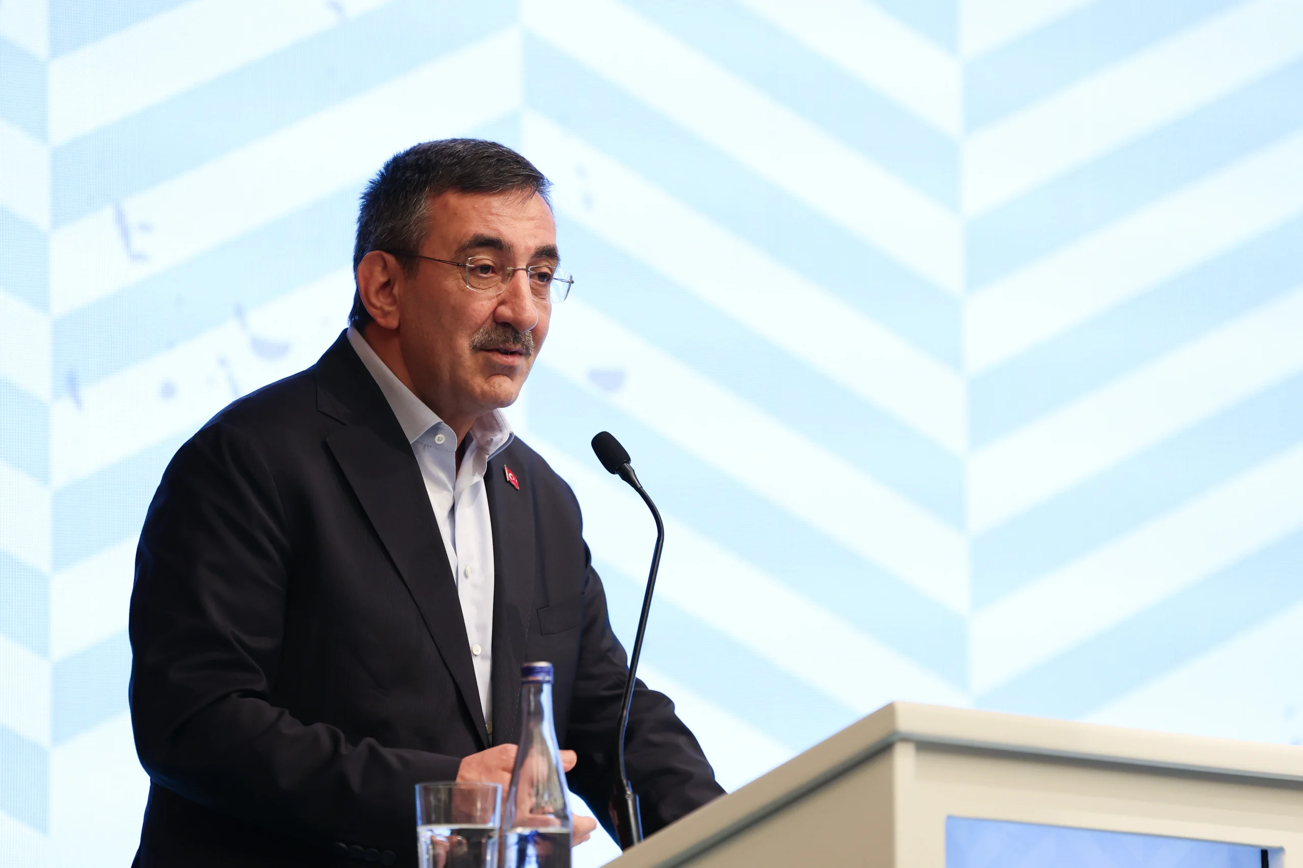 Cumhurbaşkanı Yardımcısı Cevdet Yılmaz, gençlerin Türkiye Yüzyılı vizyonunda önemli rol