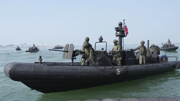 Çin, Tayvan çevresinde iki gün süren askeri tatbikatını tamamladı. Tatbikatta