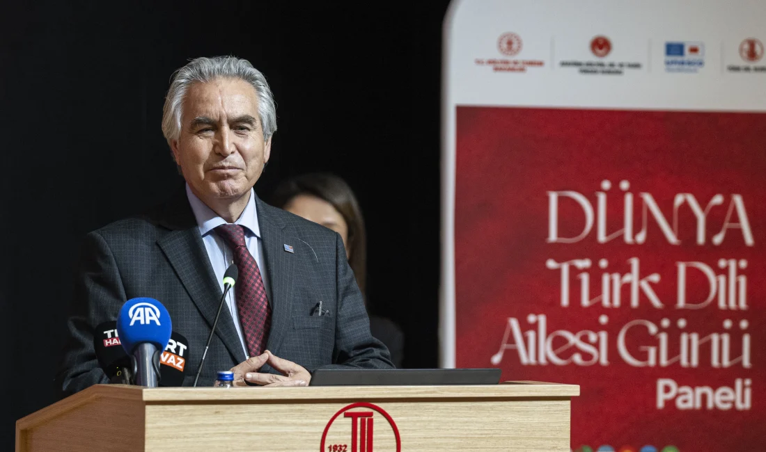 Dünya Türk Dili Ailesi Günü kapsamında Ankara'da düzenlenen panelde, Türkçenin