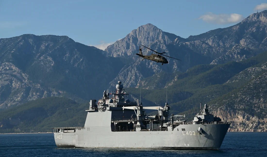 Antalya açıklarında düzenlenen Doğu Akdeniz 2025 Tatbikatı'nda Türk Deniz Kuvvetleri,
