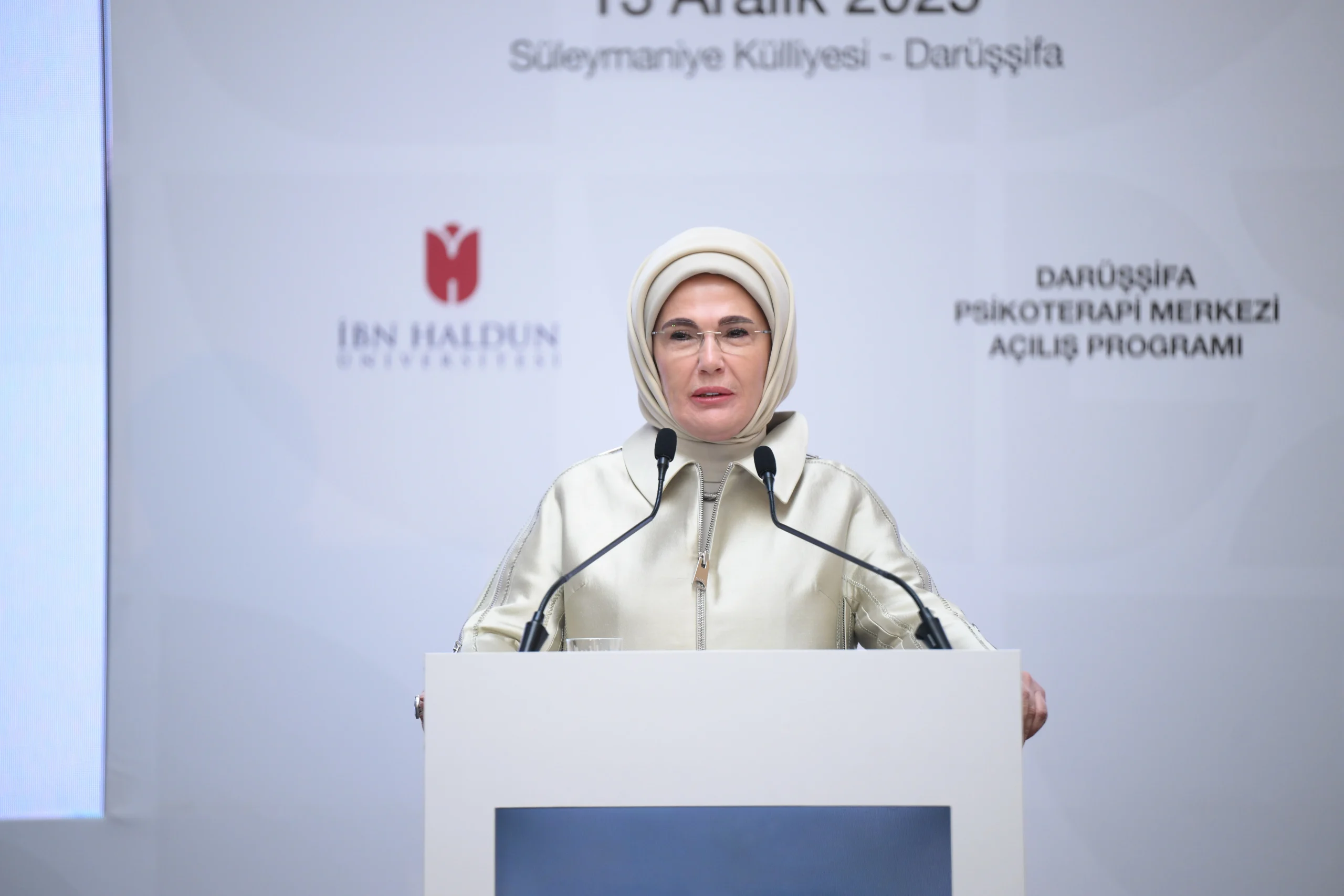 Emine Erdoğan, İbn Haldun Üniversitesi’nin İPAM Darüşşifa Psikoterapi Merkezi açılışında