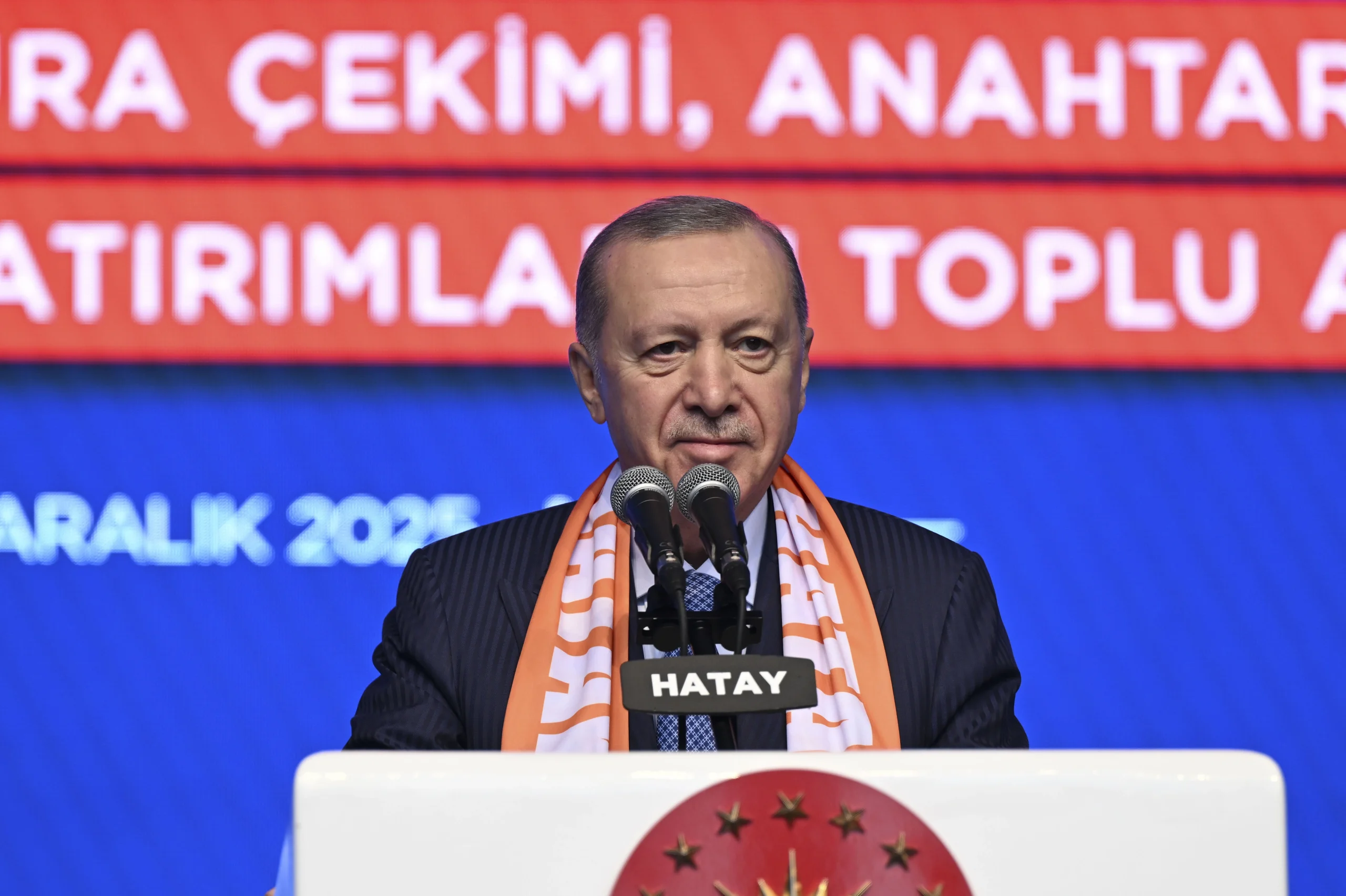 Cumhurbaşkanı Erdoğan, Hatay'da afet konutu teslim töreninde konuştu: “Zorlukları birlikte