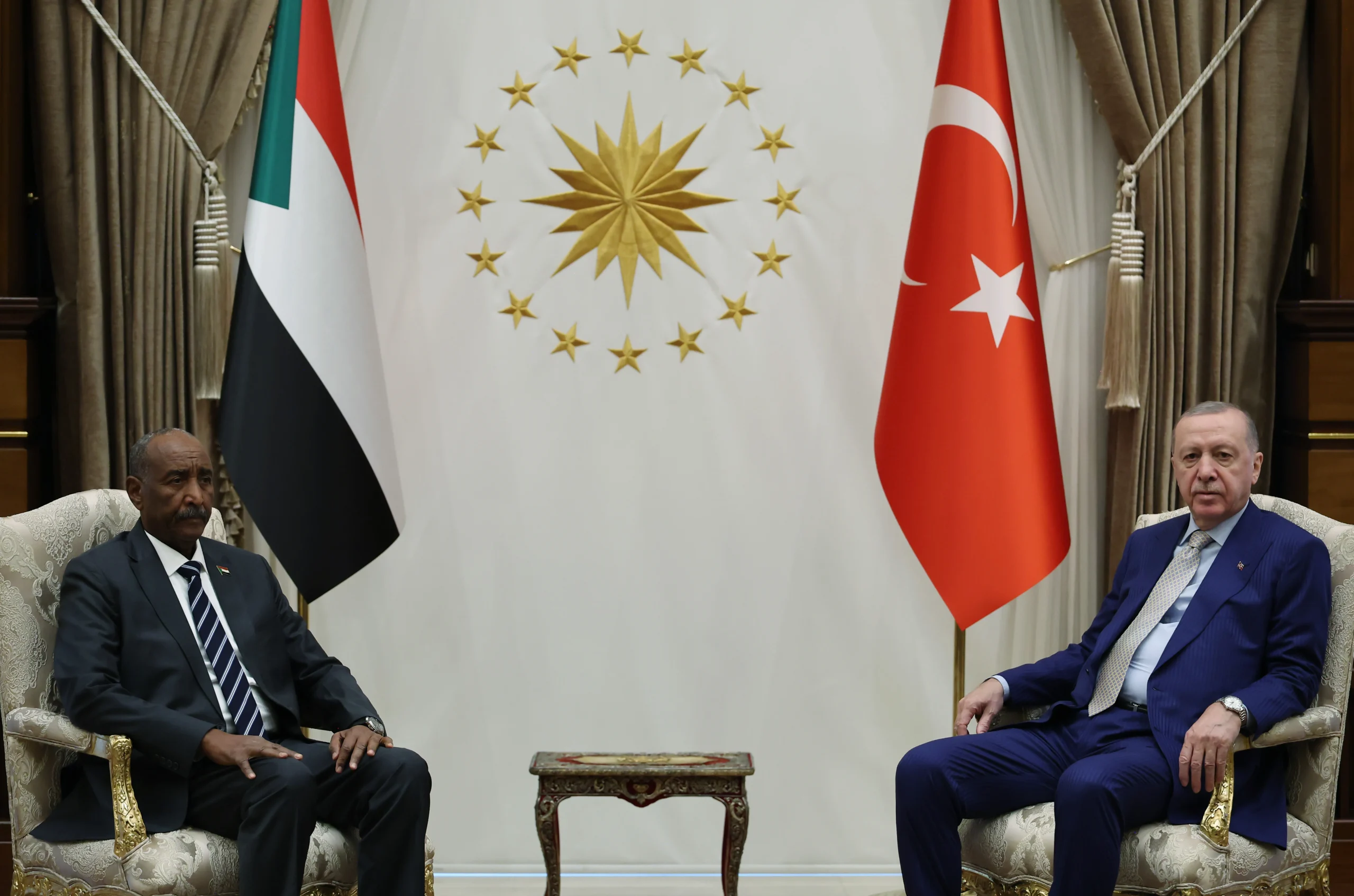 Cumhurbaşkanı Erdoğan, Sudan Egemenlik Konseyi Başkanı Abdulfettah el-Burhan ile Cumhurbaşkanlığı