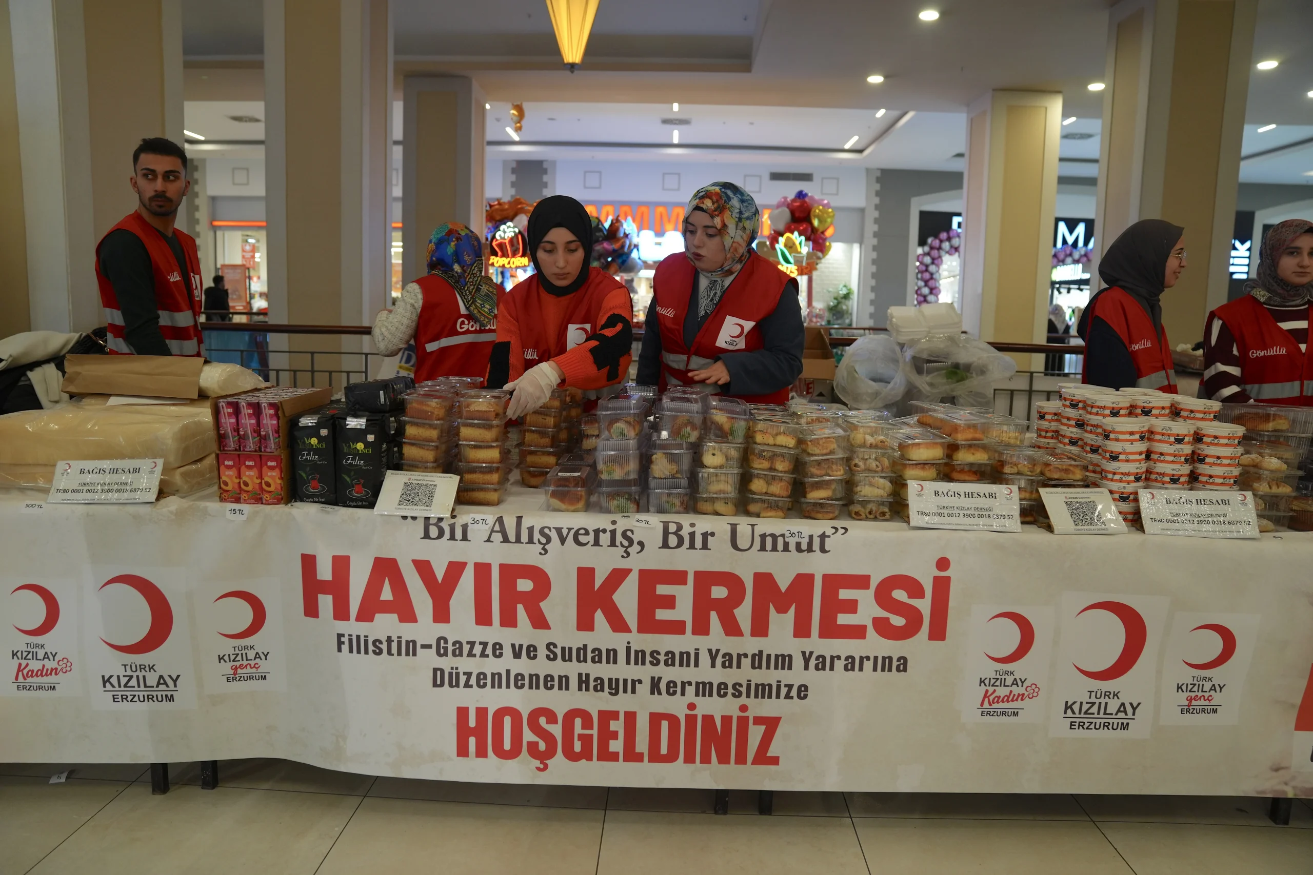 Erzurum’da hayırseverlerin katkısıyla düzenlenen yardım kermesi, Filistin ve Sudan halkına