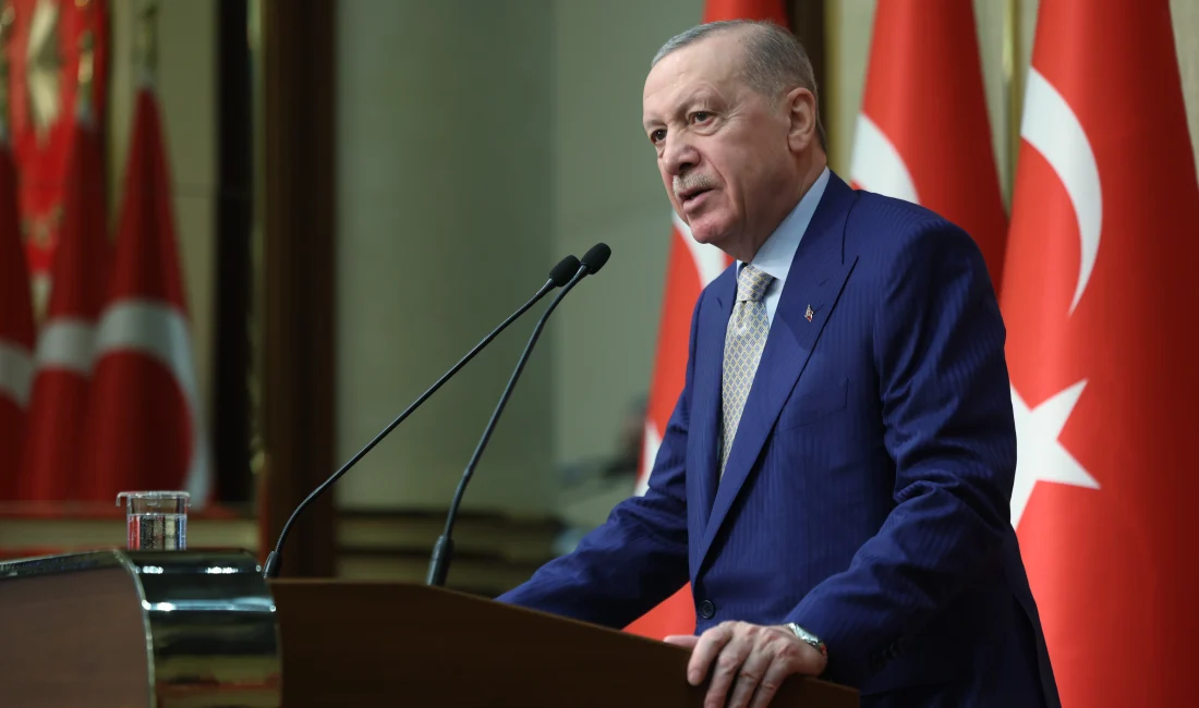 Cumhurbaşkanı Erdoğan’dan 2026 Mesajı: Reform, Barış ve Terörsüz Türkiye Cumhurbaşkanı Erdoğan, 2026 için "Türkiye Yüzyılı" vizyonuyla reformlar, barış girişimleri