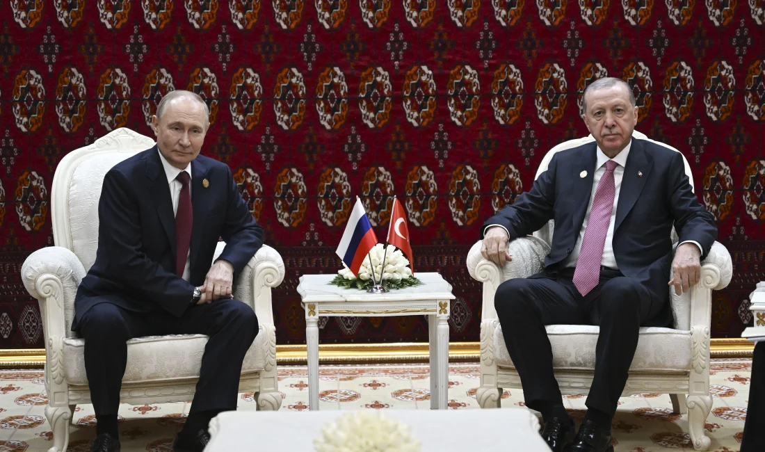 Cumhurbaşkanı Erdoğan, Türkmenistan'da Rusya Devlet Başkanı Vladimir Putin ile önemli