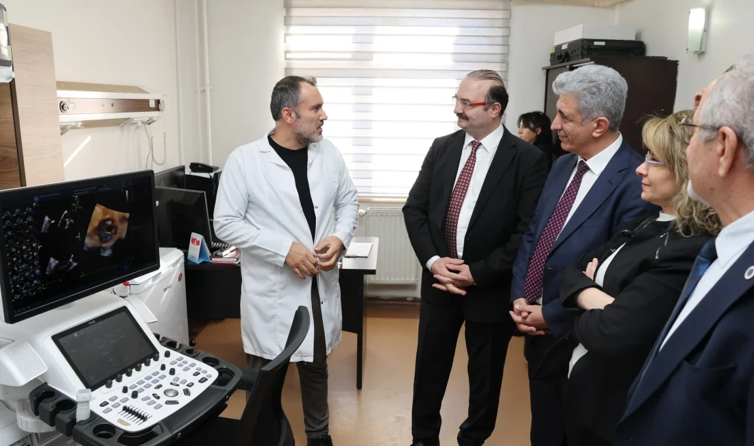 Erzurum’da Uyku Laboratuvarı Yenilendi: Uykusuzluğa Modern Çözüm Atatürk Üniversitesi Hastanesi'nde uyku sorunlarının çözümüne odaklanan laboratuvar, modern altyapısıyla