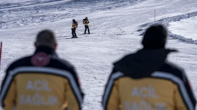 Erzurum Palandöken’de göreve başlayan kayaklı 112 ekibi, sporcu ve turistlerin