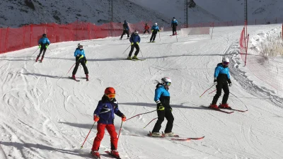Erzurum ve Kars'taki Palandöken ile Sarıkamış kayak merkezlerinde sezonun ilk