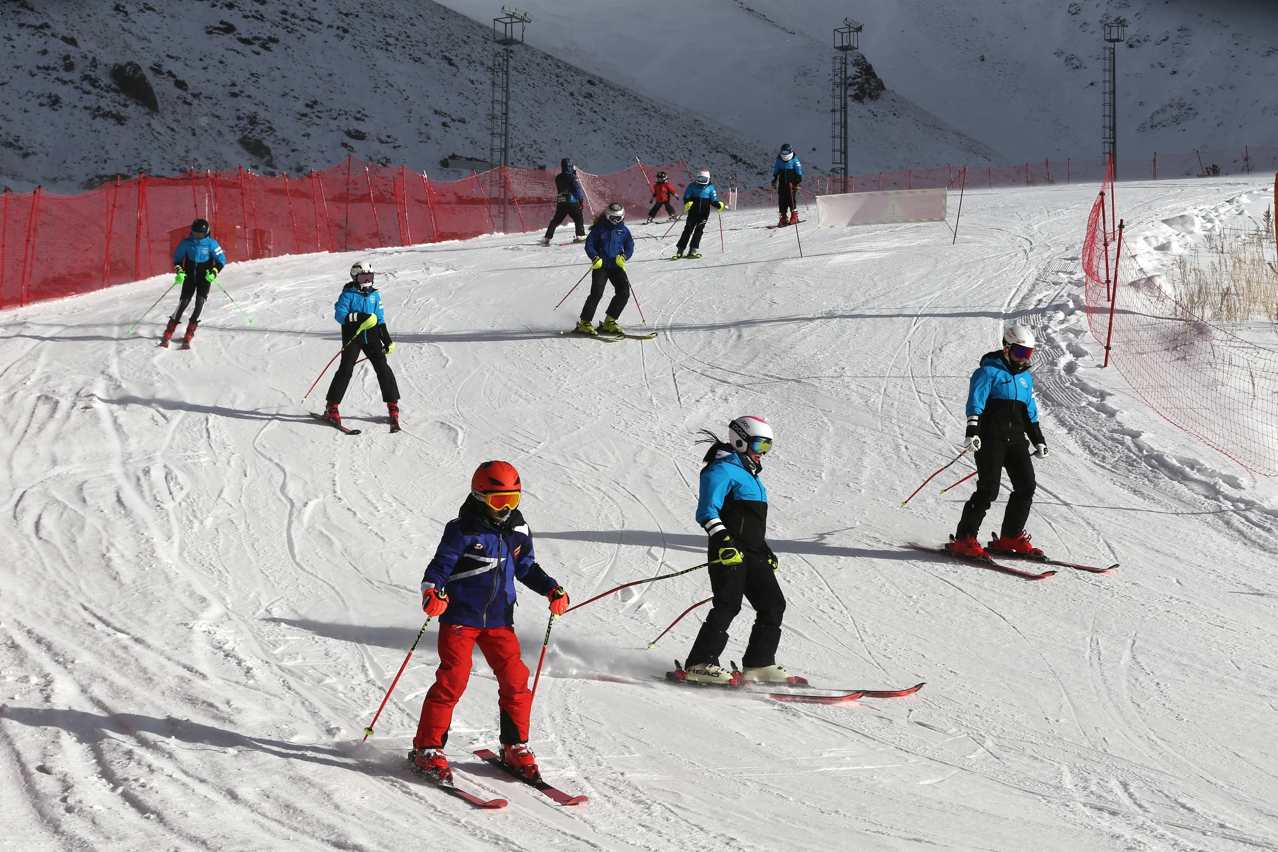 Erzurum ve Kars'taki Palandöken ile Sarıkamış kayak merkezlerinde sezonun ilk