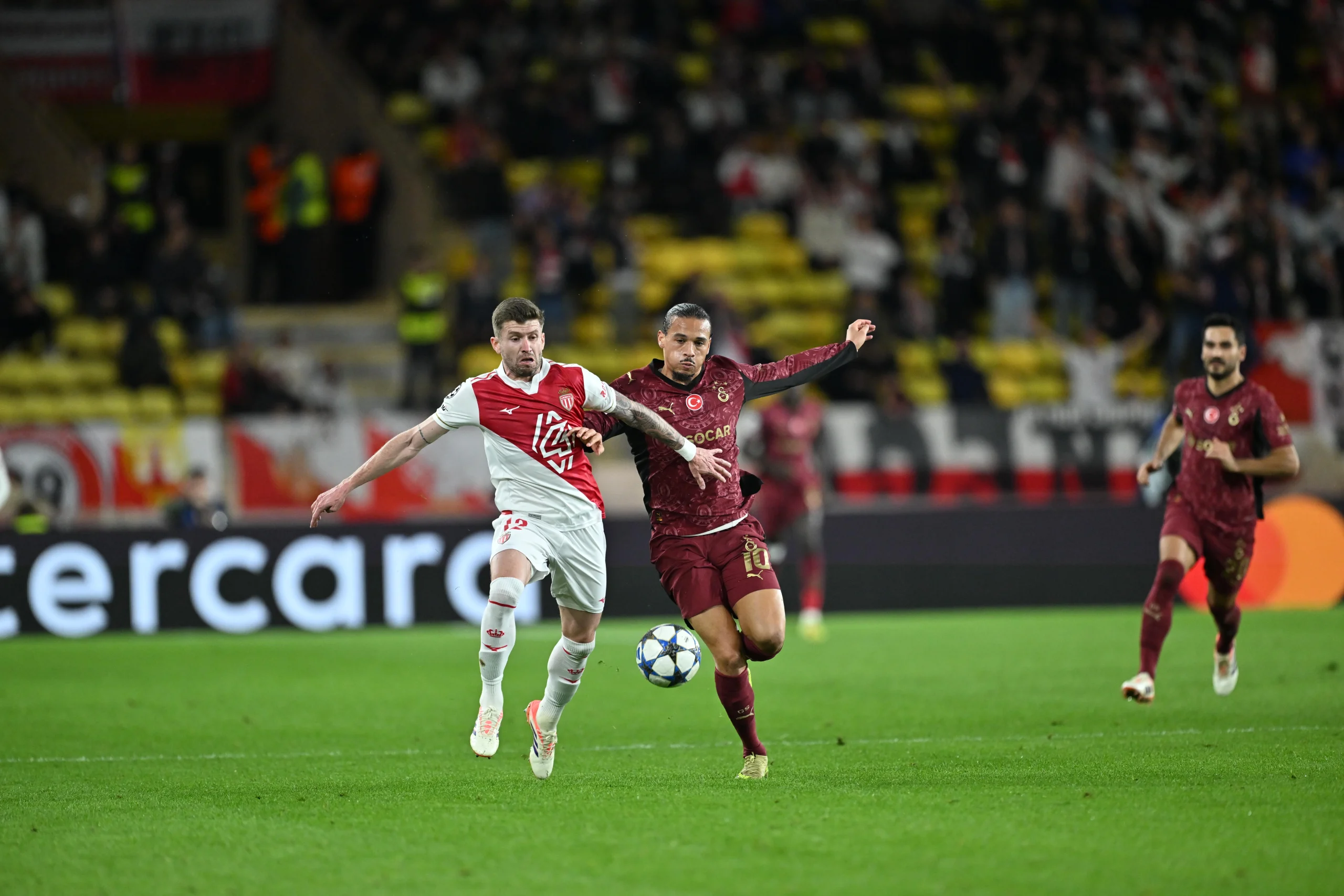 UEFA Şampiyonlar Ligi 6. haftasında heyecan dolu karşılaşmalar oynandı. Galatasaray
