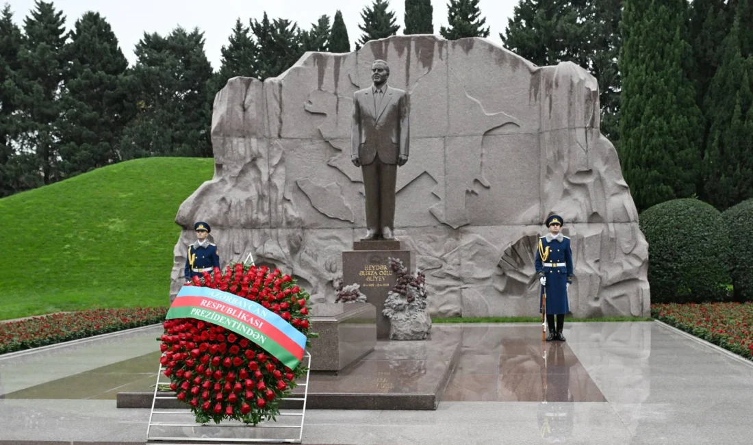 Azerbaycan’ın efsanevi lideri Haydar Aliyev, vefatının 22. yılında resmi tören