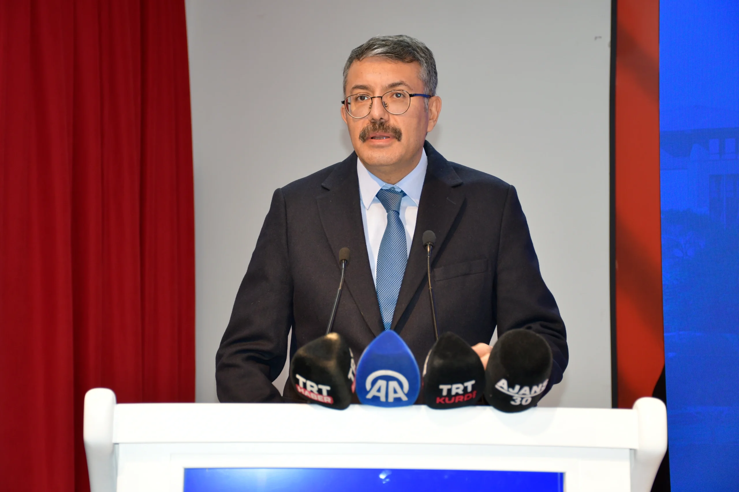 Hakkari’de inşa edilecek 1557 konut için hak sahipleri kura yöntemiyle