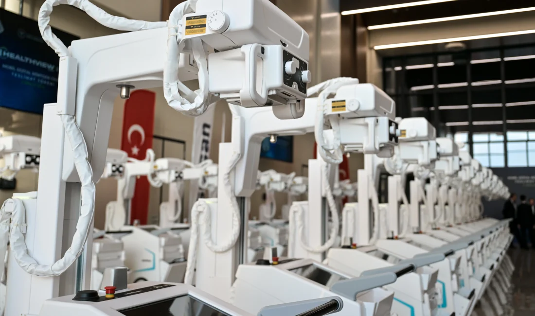 ASELSAN’dan Sağlık Bakanlığı’na 30 mobil röntgen cihazı Savunma sanayisinin mühendislik gücü sağlık alanına taşındı. ASELSAN’ın yerli üretimi