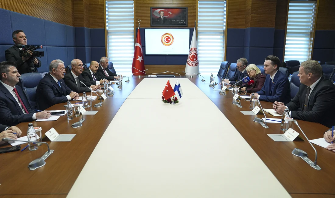 Hulusi Akar: Türkiye-Finlandiya Savunma İş Birliği Güçleniyor TBMM Milli Savunma Komisyonu Başkanı Hulusi Akar, Finlandiya heyetiyle savunma