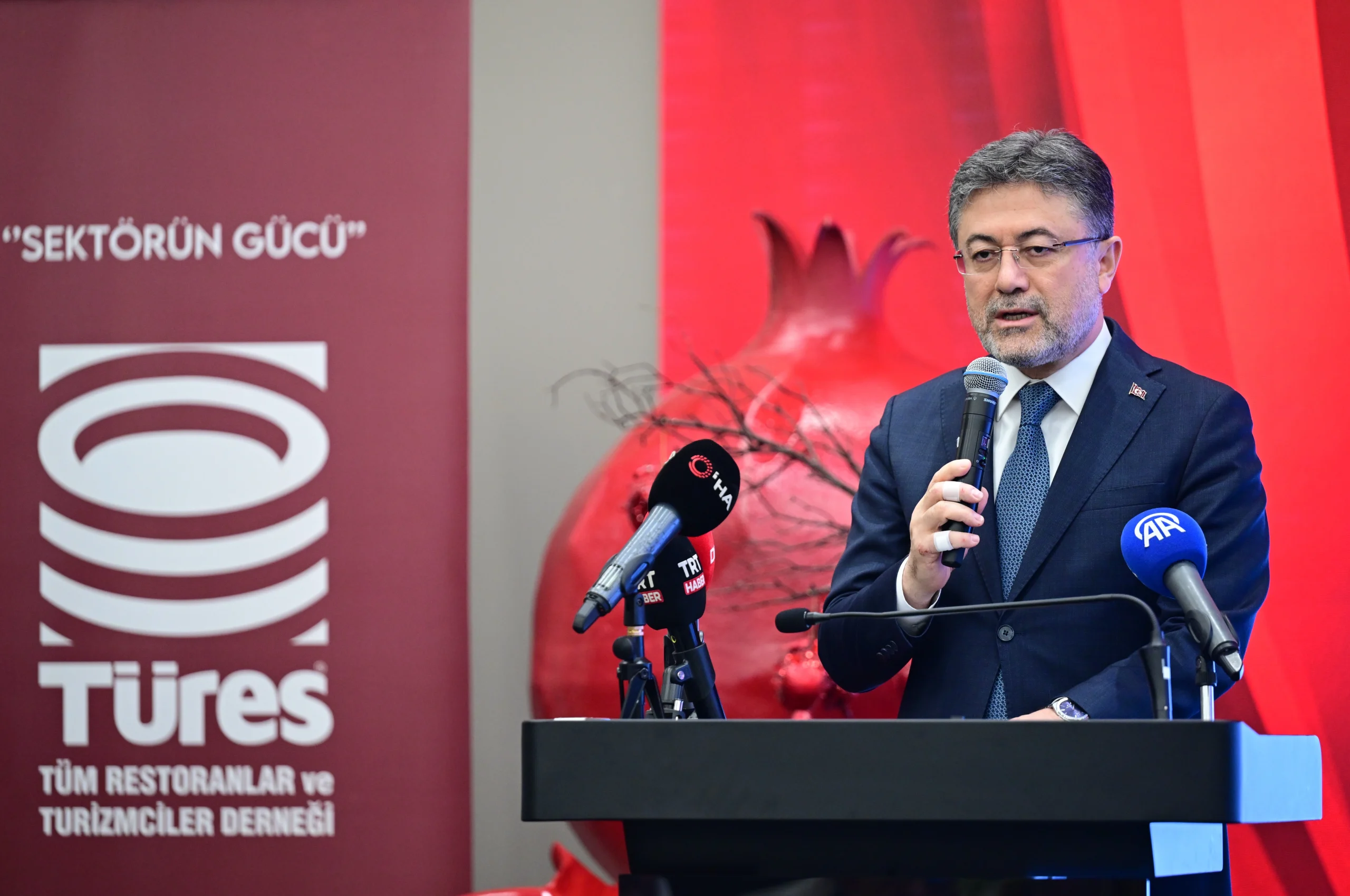 Bakan İbrahim Yumaklı, vatandaşların yoğun tükettiği gıdalarda güvenliği sağlamak amacıyla