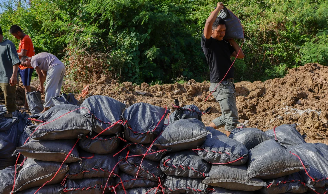 Kamboçya, Tayland’ın sınır hattındaki bazı eyaletlere topçu ve hava saldırıları