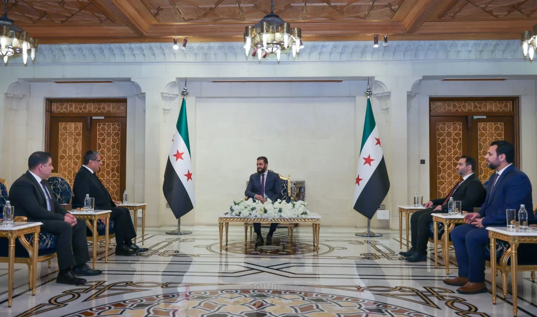 Şam’da Diplomatik Trafik: 3 Ülkenin Büyükelçisi Güven Mektubunu Sundu Suriye Cumhurbaşkanı Ahmed Şara, Katar, Birleşik Arap Emirlikleri ve Lübnan