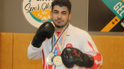 Milli sporcu Fuat Kılıçaslan, 22 madalya ile taçlanan kariyerine dünya