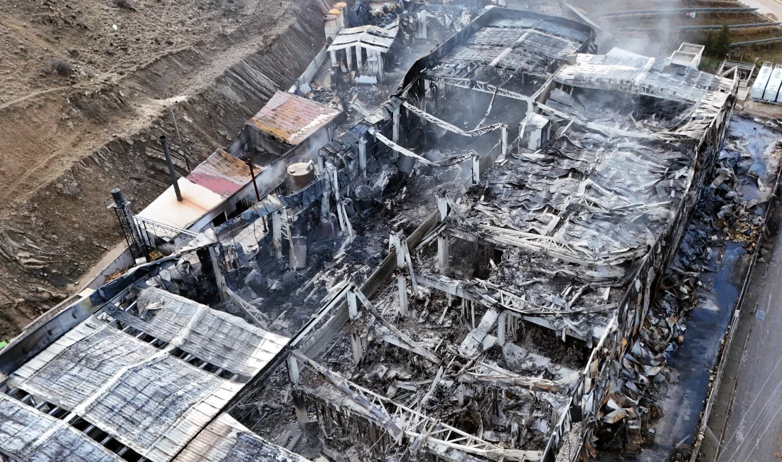 Kırıkkale Organize Sanayi Bölgesi’nde kimya fabrikasında çıkan büyük çaplı yangın