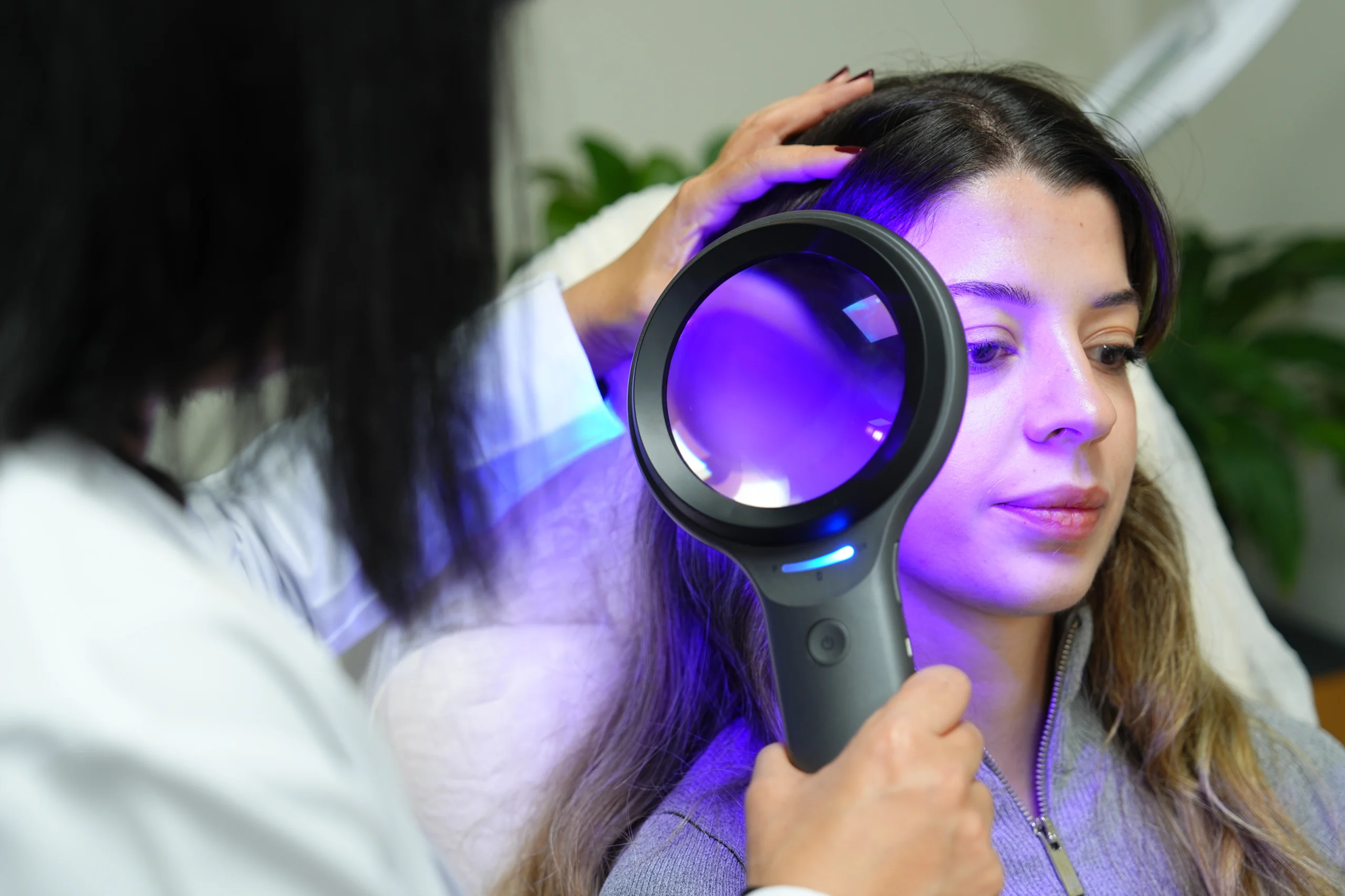 Kışın soğuk ve kuru havası cilt sağlığını tehdit ediyor. Uzmanlar,