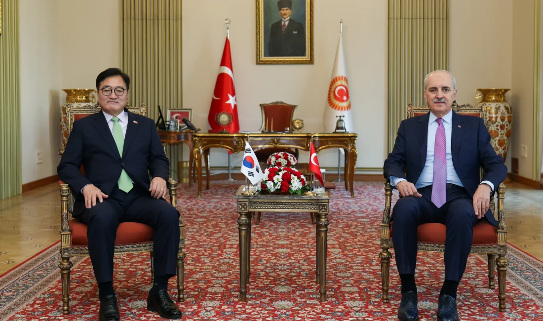 Kurtulmuş ve Woo Won-Shik’ten TBMM’de Stratejik İşbirliği Mesajı TBMM Başkanı Kurtulmuş, Güney Koreli mevkidaşı Woo Won-Shik ile Meclis’te