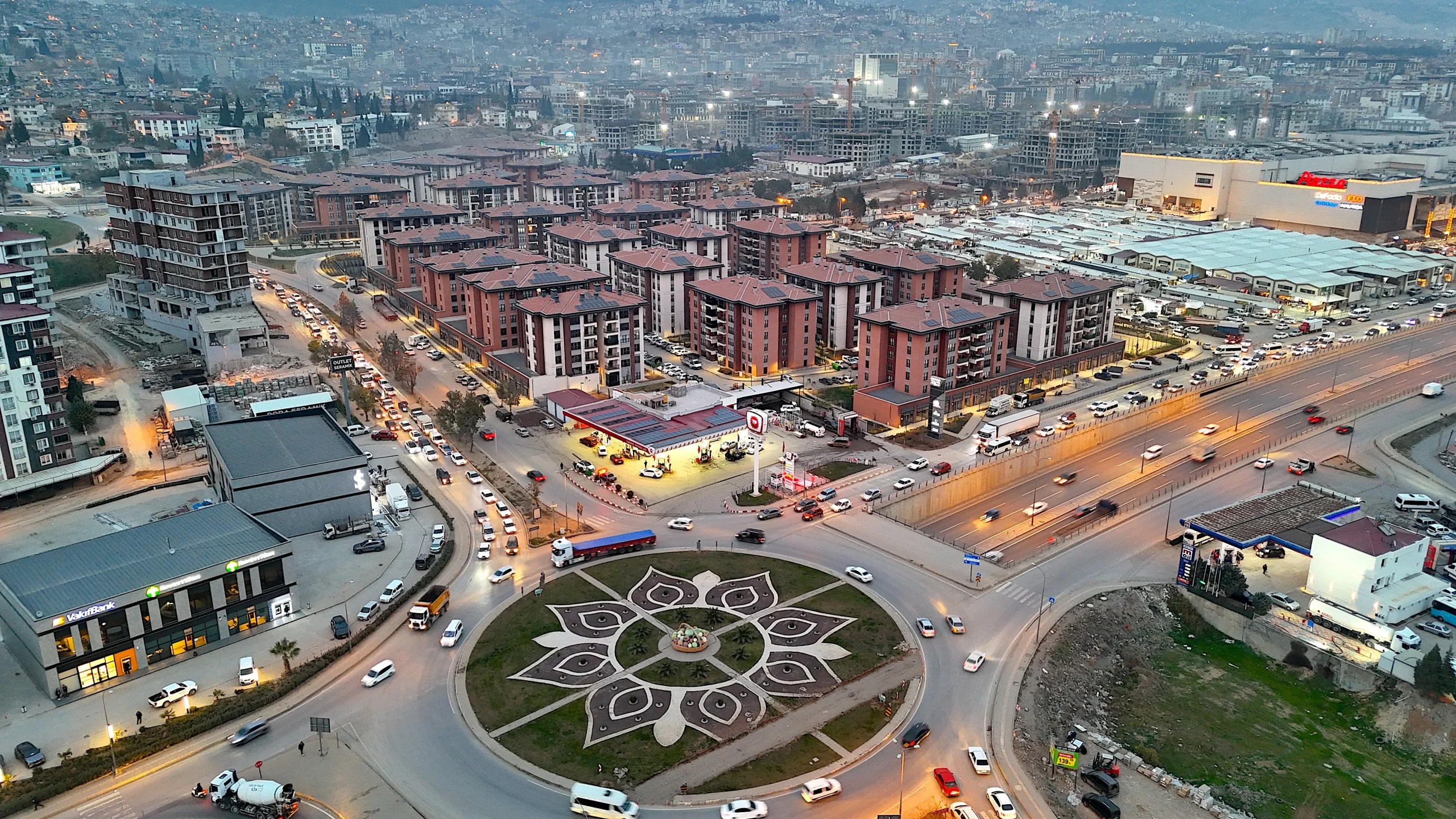 6 Şubat depremlerinde büyük yıkımın yaşandığı Ebrar Sitesi'nin yerine yapılan