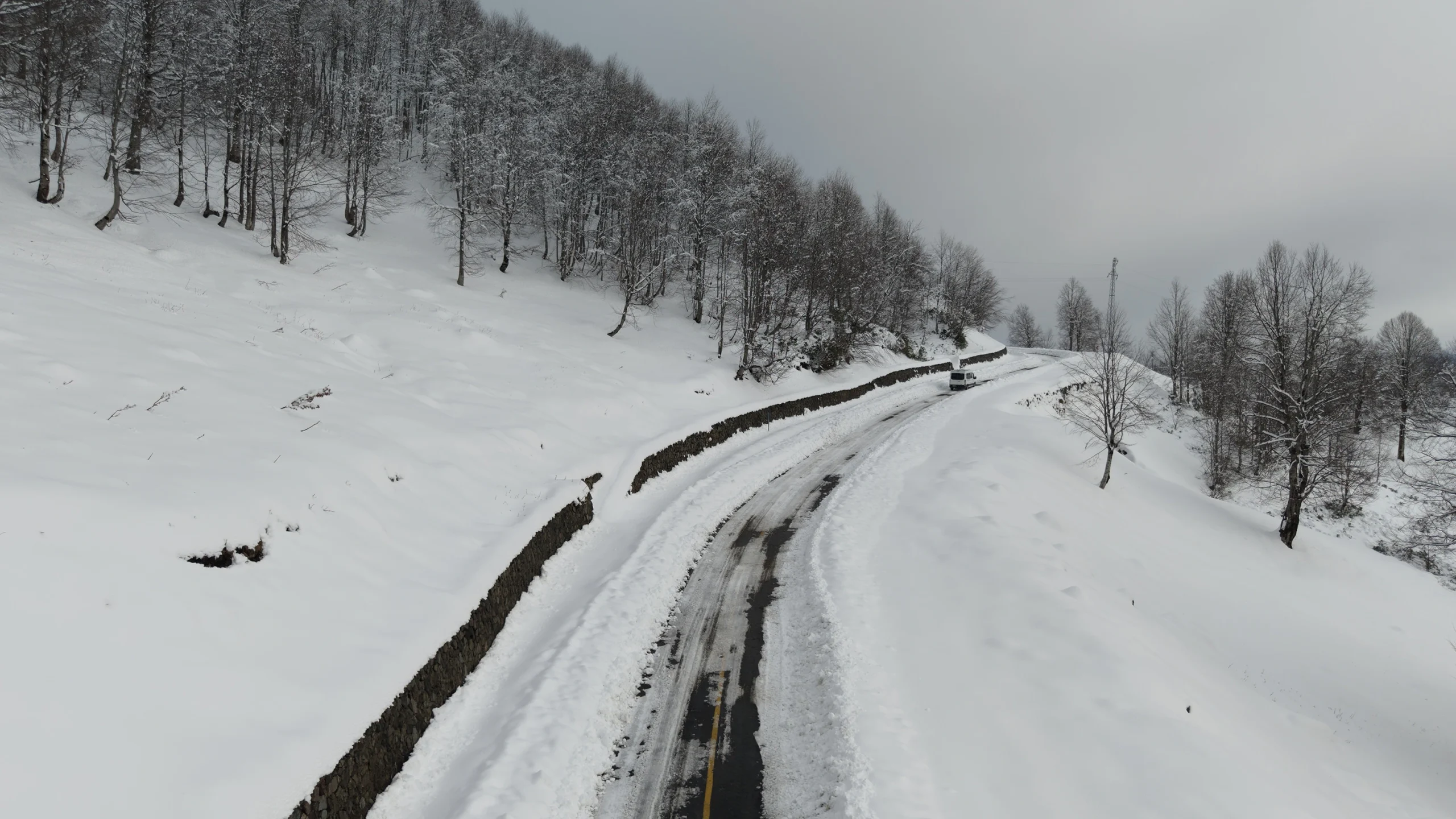 UNESCO tarafından koruma altına alınan Camili Havzası, karla kaplandı; doğaseverler