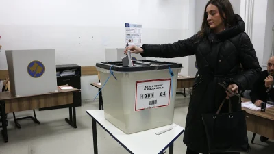 Kosova’da erken genel seçim heyecanı başladı. 1 milyon 999 bin