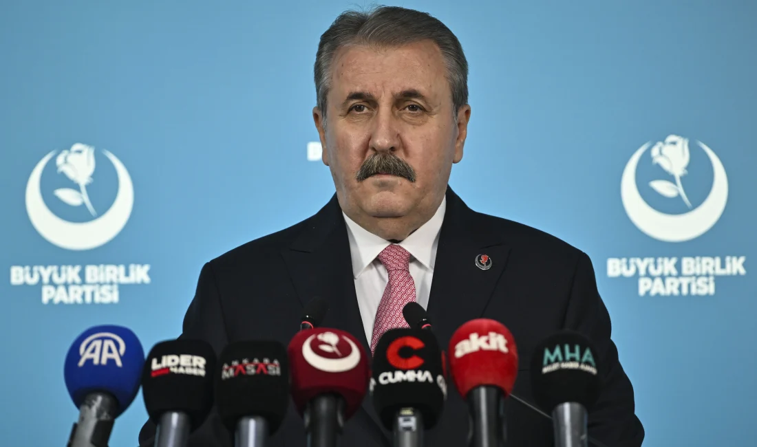 Destici: “Yeni Yılda Çocukların Bombalar Altında Ölmediği Bir Dünya Diliyoruz” BBP Genel Başkanı Mustafa Destici, yeni yılın barış ve adalet