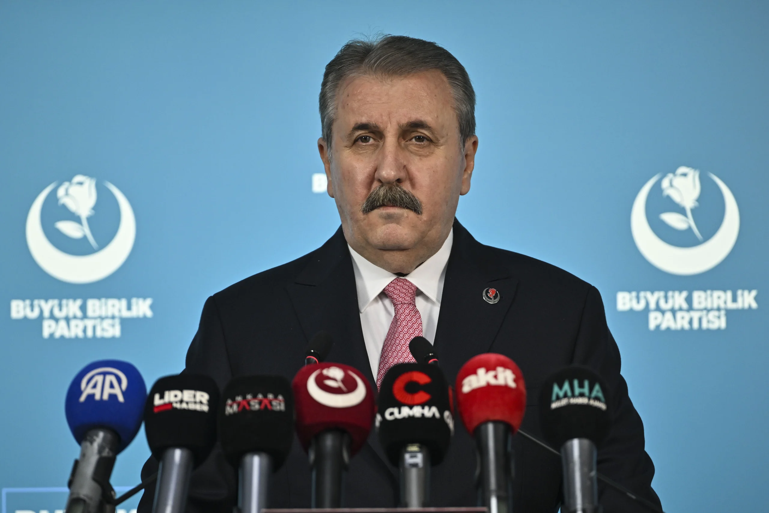 BBP Genel Başkanı Mustafa Destici, yeni yılın barış ve adalet