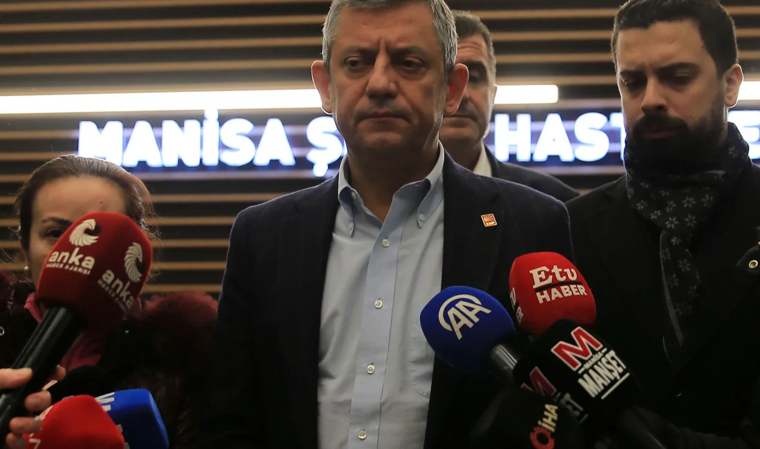 CHP Genel Başkanı Özgür Özel, yaşamını yitiren Şehzadeler Belediye Başkanı