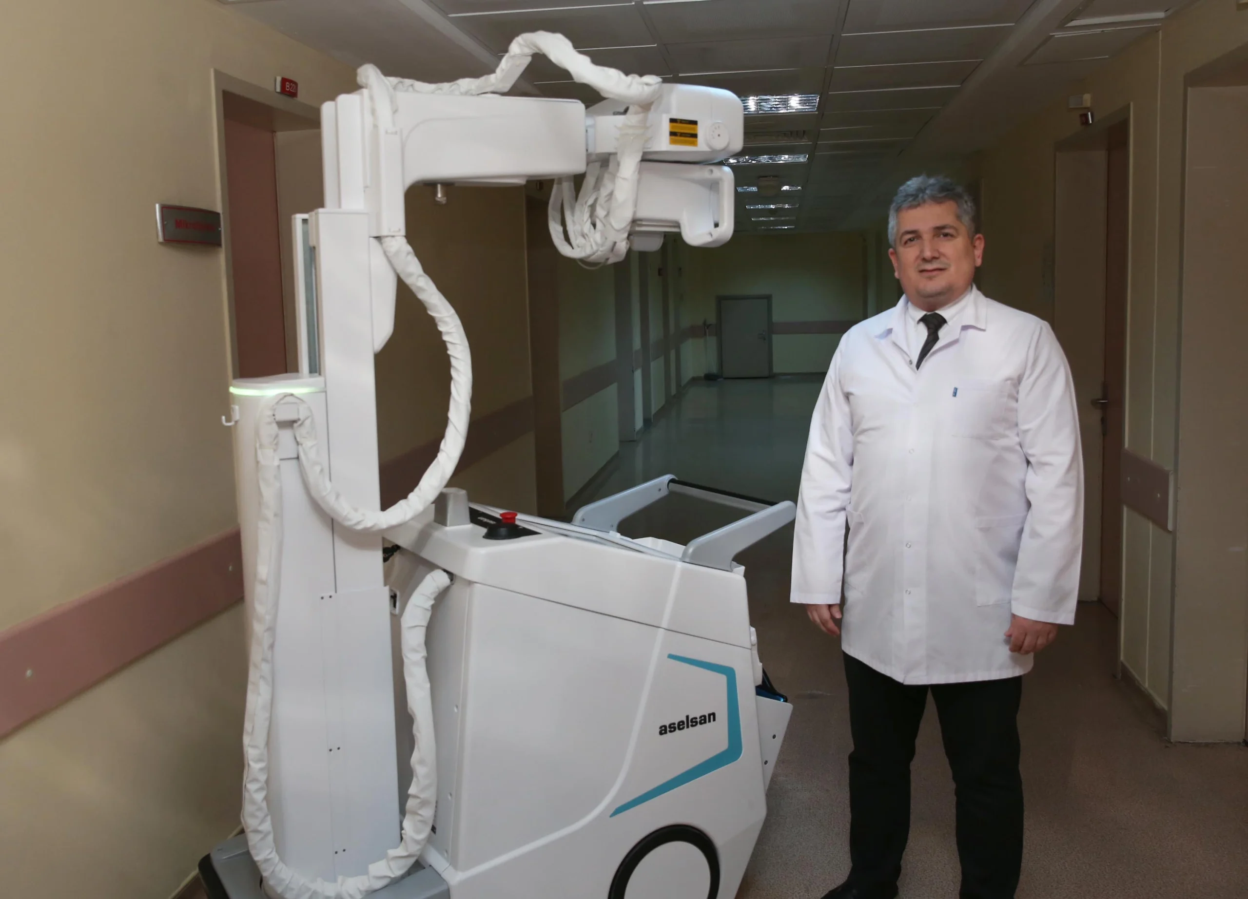 Recep Tayyip Erdoğan Üniversitesi Hastanesi'nde yerli üretim mobil röntgen cihazı