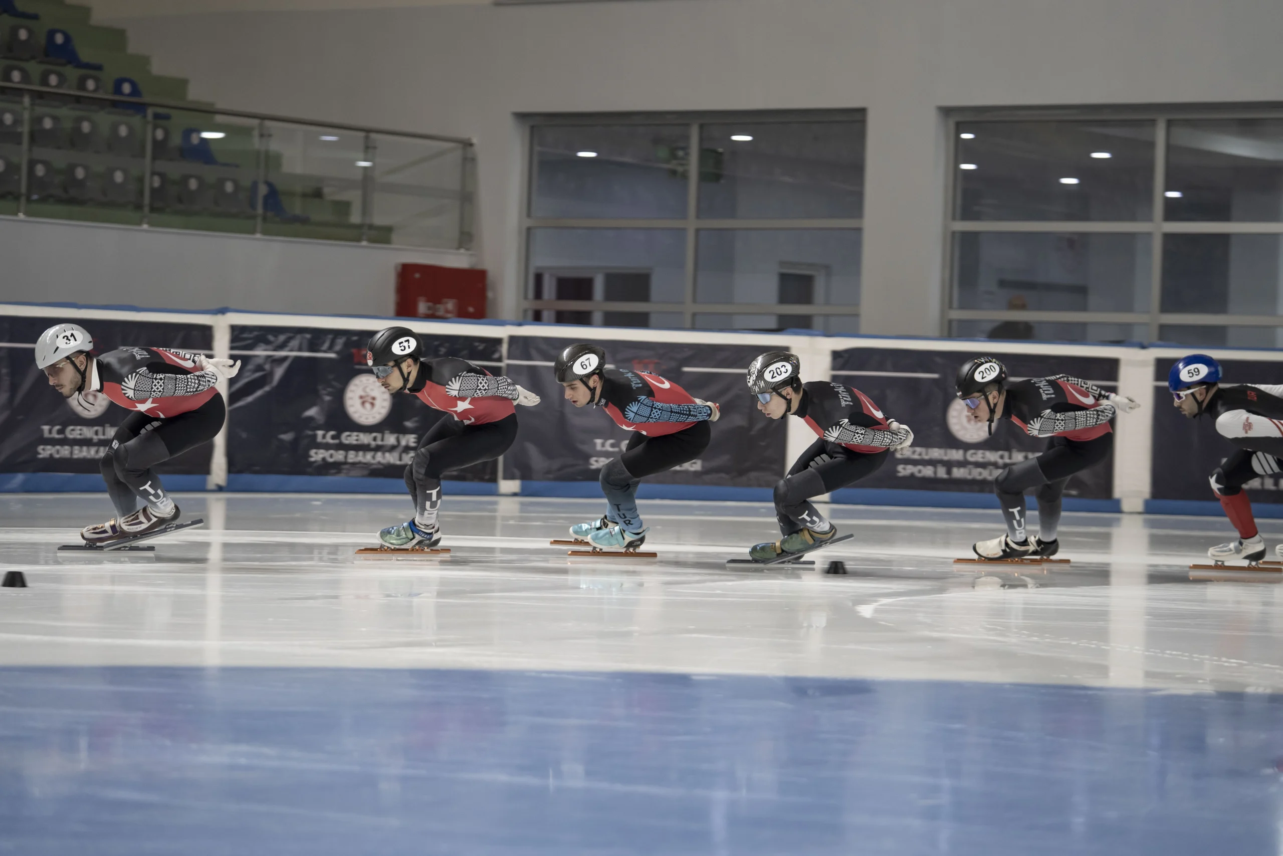 Türkiye, sürat pateninde tarihi bir başarıya imza attı. Furkan Akar