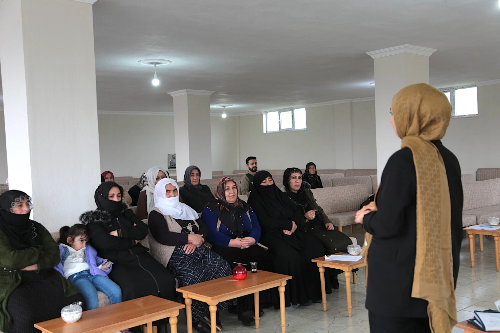 Muş’ta yürütülen “Sağlıklı Hayat Akademisi” projesi kapsamında kırsaldaki vatandaşlara verilen