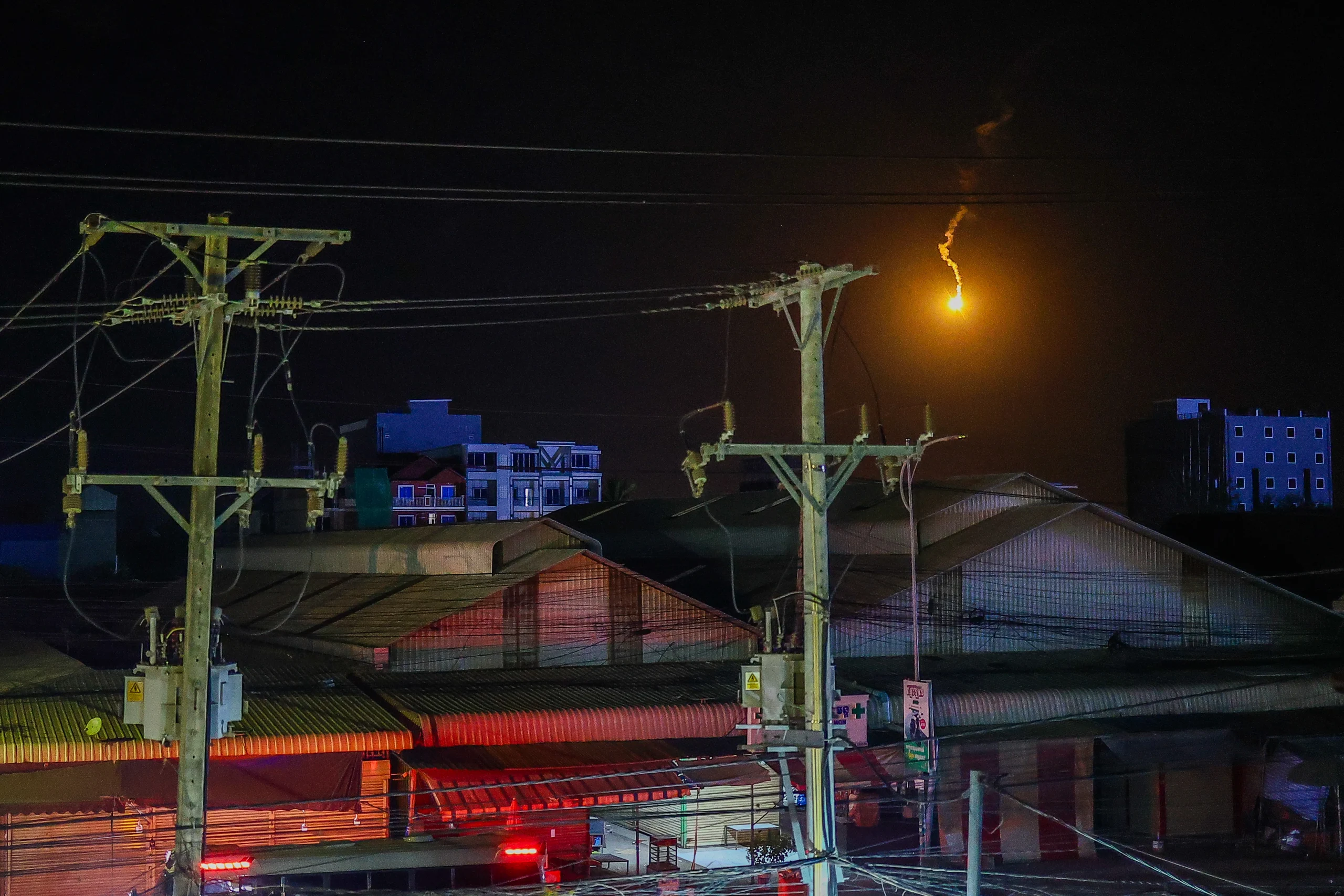 ASEAN toplantısında bir araya gelen Tayland ve Kamboçya, sınır gerilimine