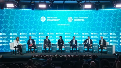 Ankara'da düzenlenen forumda, Türk medyasının stratejik işbirliğiyle dezenformasyonla mücadelede ve