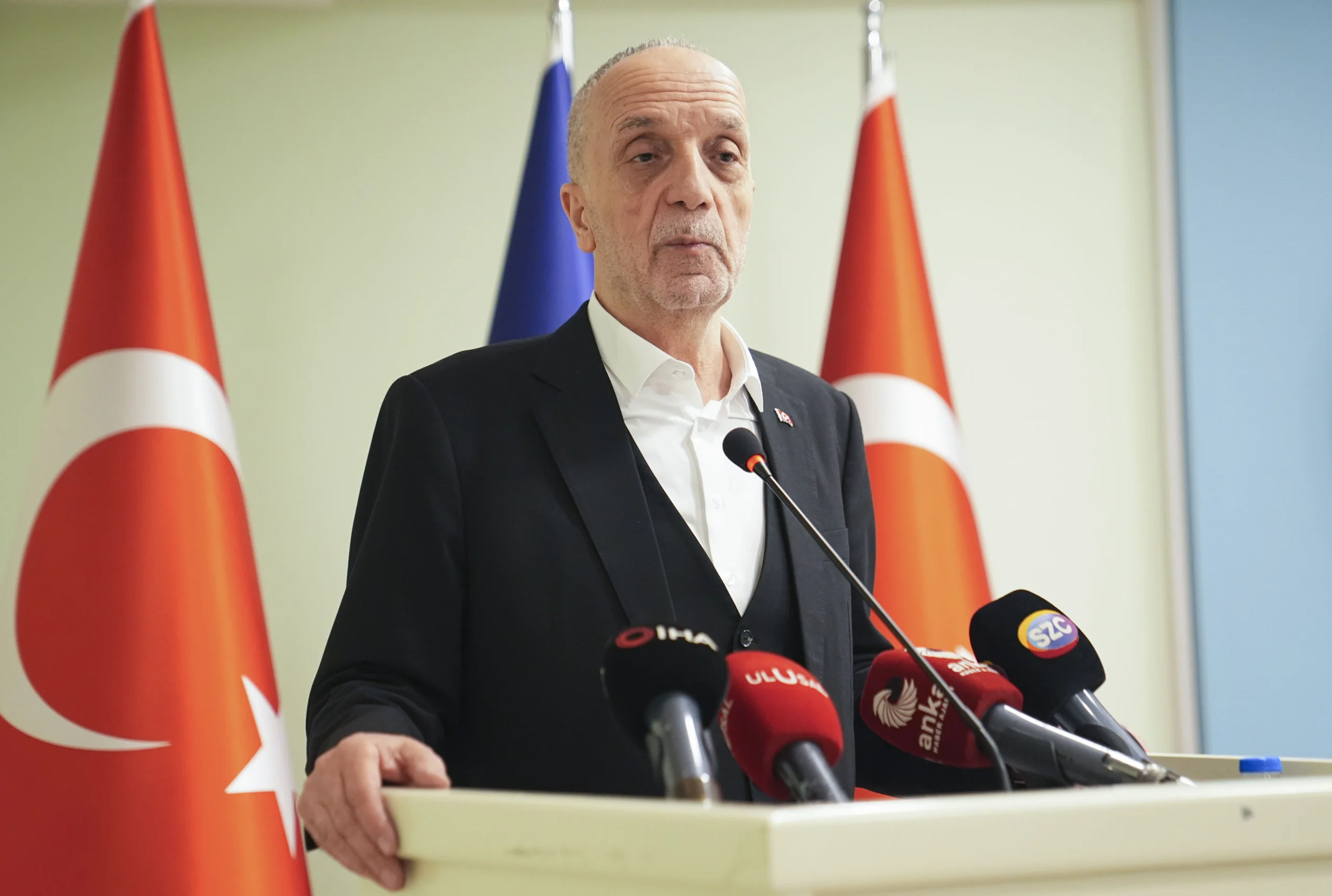 TÜRK-İŞ Genel Başkanı Ergün Atalay, asgari ücret görüşmelerine katılmama kararlarının